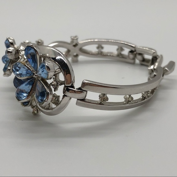 Sold! Vintage Costume Jewelry Bracelet - Picture 5 of 8